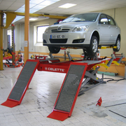 Celetee Griffon 2.8T Evolution Double Drilled Car Bench