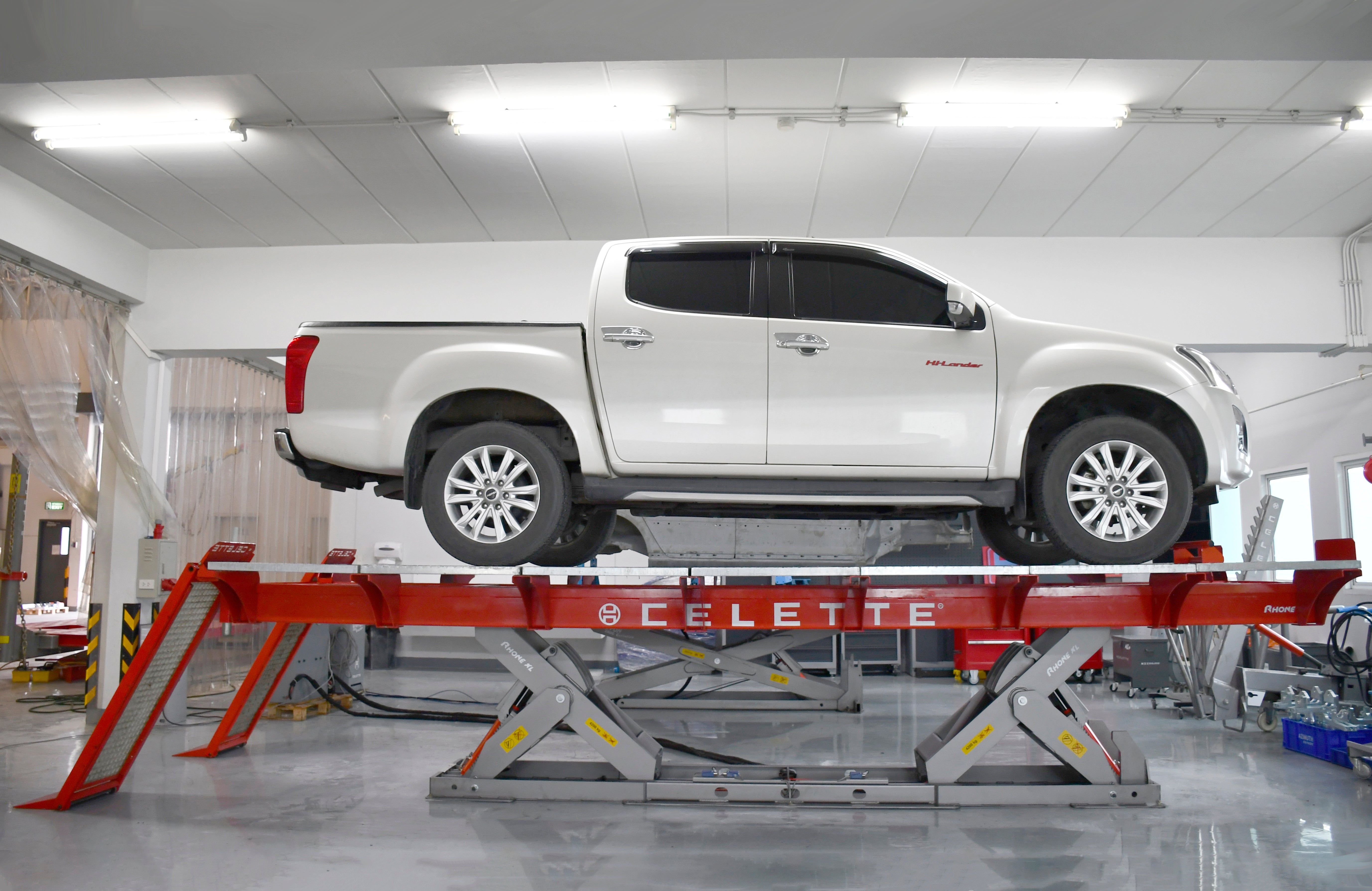 エアロレッタ Nike Men's Reax 8 TR Training Shoe | Famous Footwear Canada